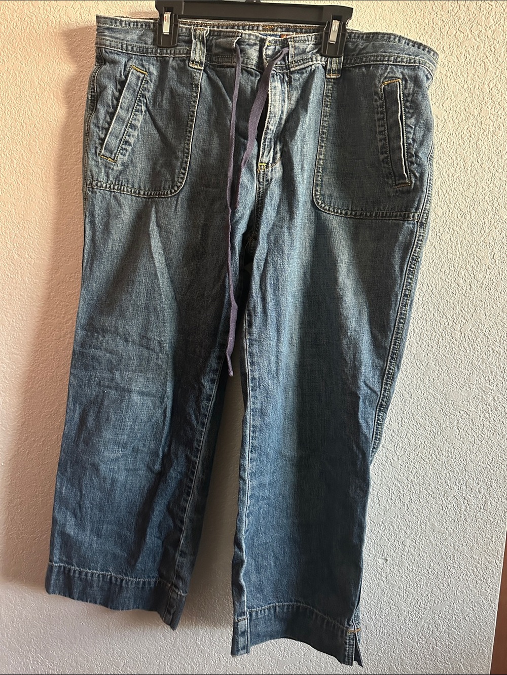 Women’s Casual Blue Denim Drawstring Capri Jeans